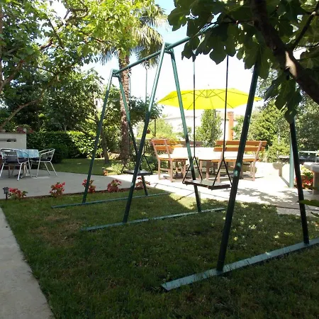 Apartment In With Seaview, Terrace, Wifi, Washing Machine Malinska
