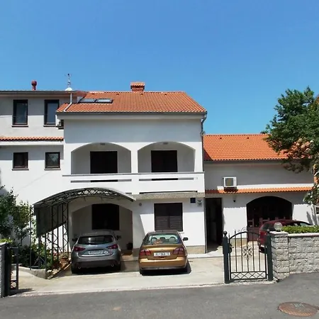 In With Seaview, Terrace, Wifi, Washing Machine * Malinska